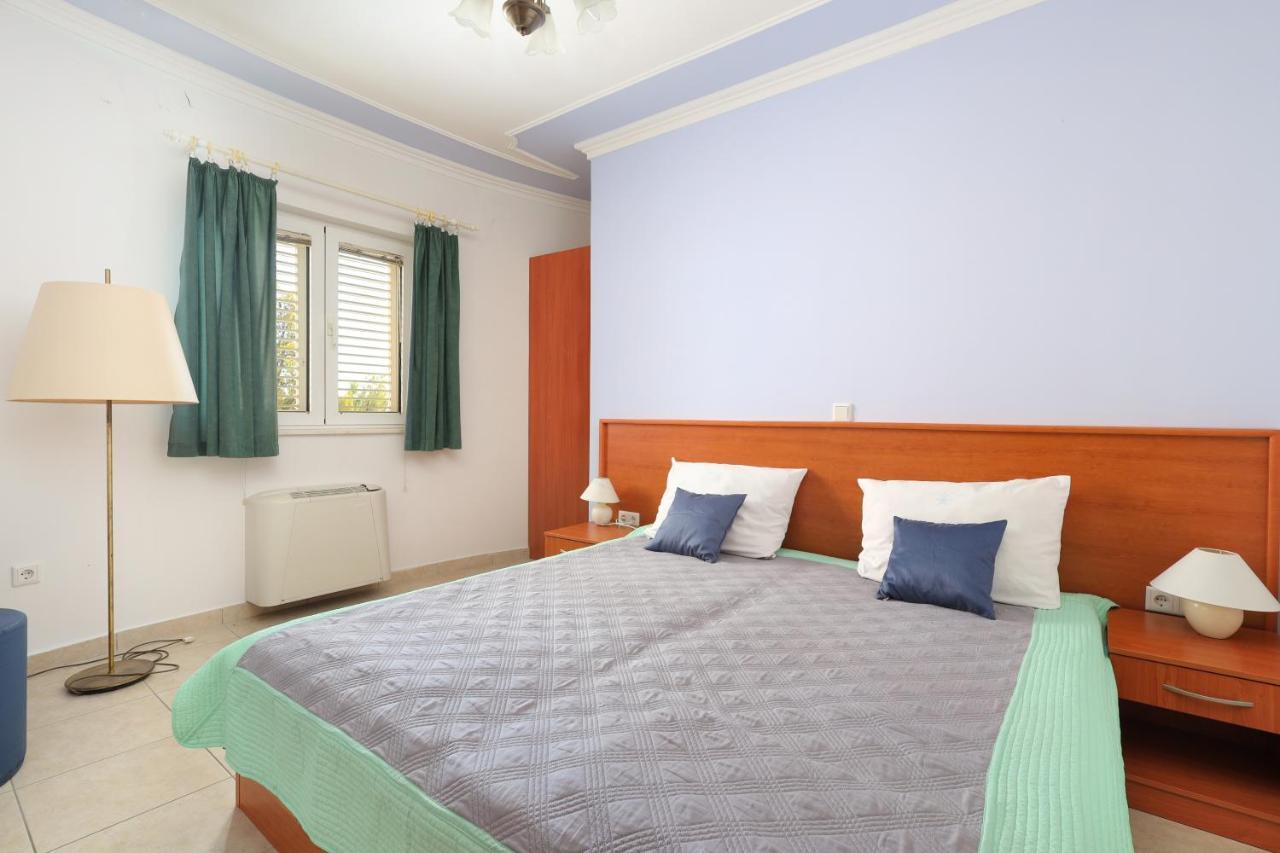 Family Friendly Seaside Apartments Brodarica, Sibenik - 15270 Экстерьер фото