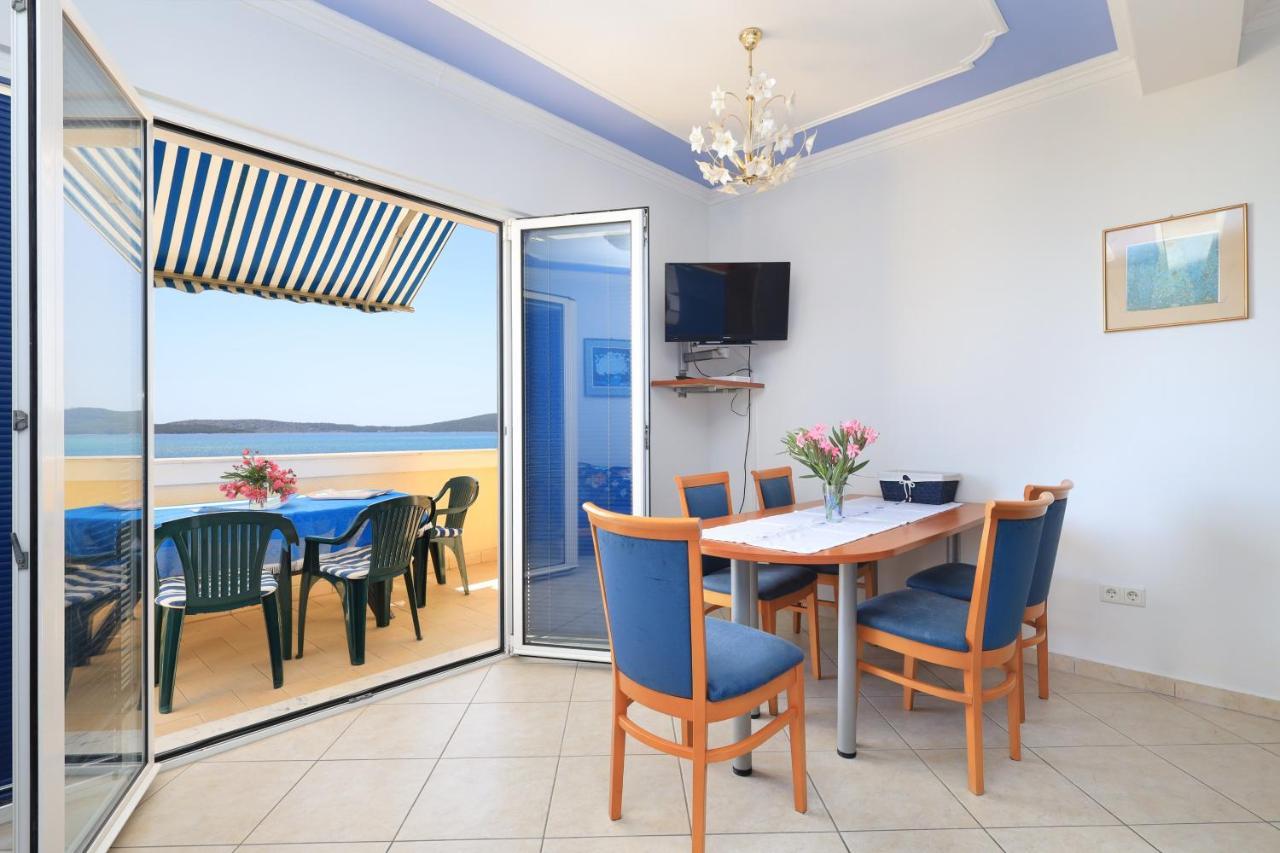 Family Friendly Seaside Apartments Brodarica, Sibenik - 15270 Экстерьер фото