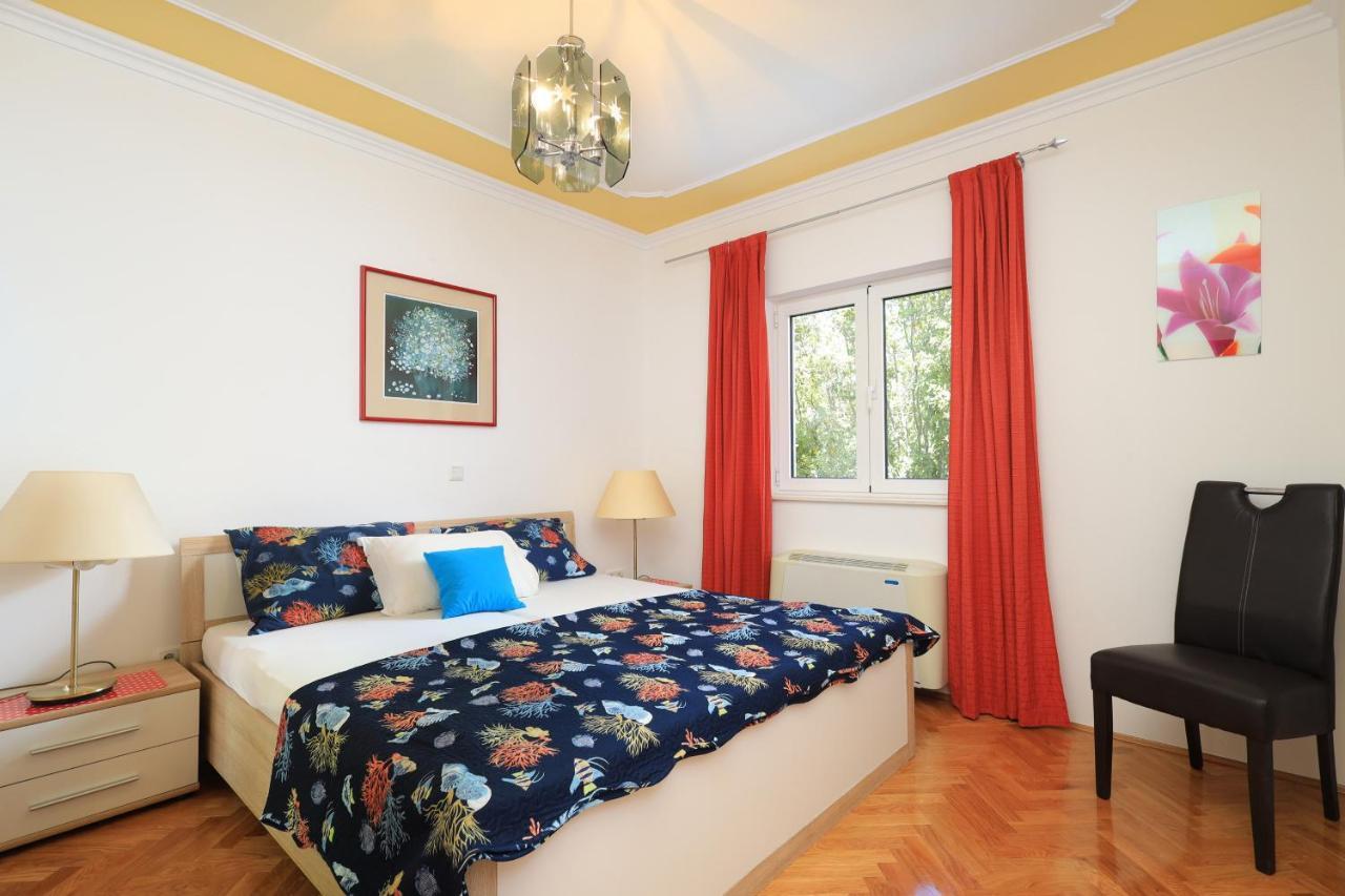 Family Friendly Seaside Apartments Brodarica, Sibenik - 15270 Экстерьер фото