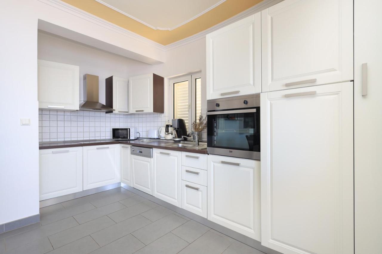 Family Friendly Seaside Apartments Brodarica, Sibenik - 15270 Экстерьер фото