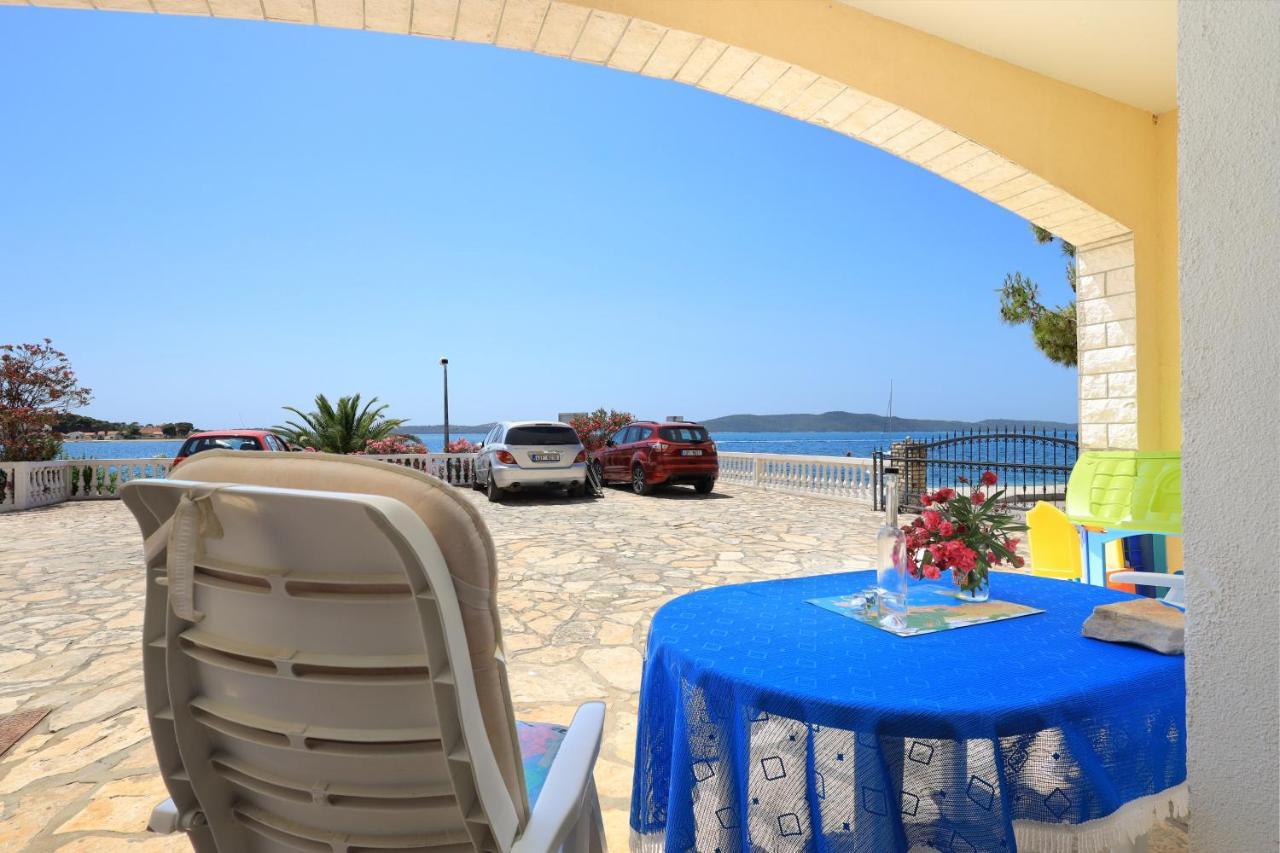 Family Friendly Seaside Apartments Brodarica, Sibenik - 15270 Экстерьер фото