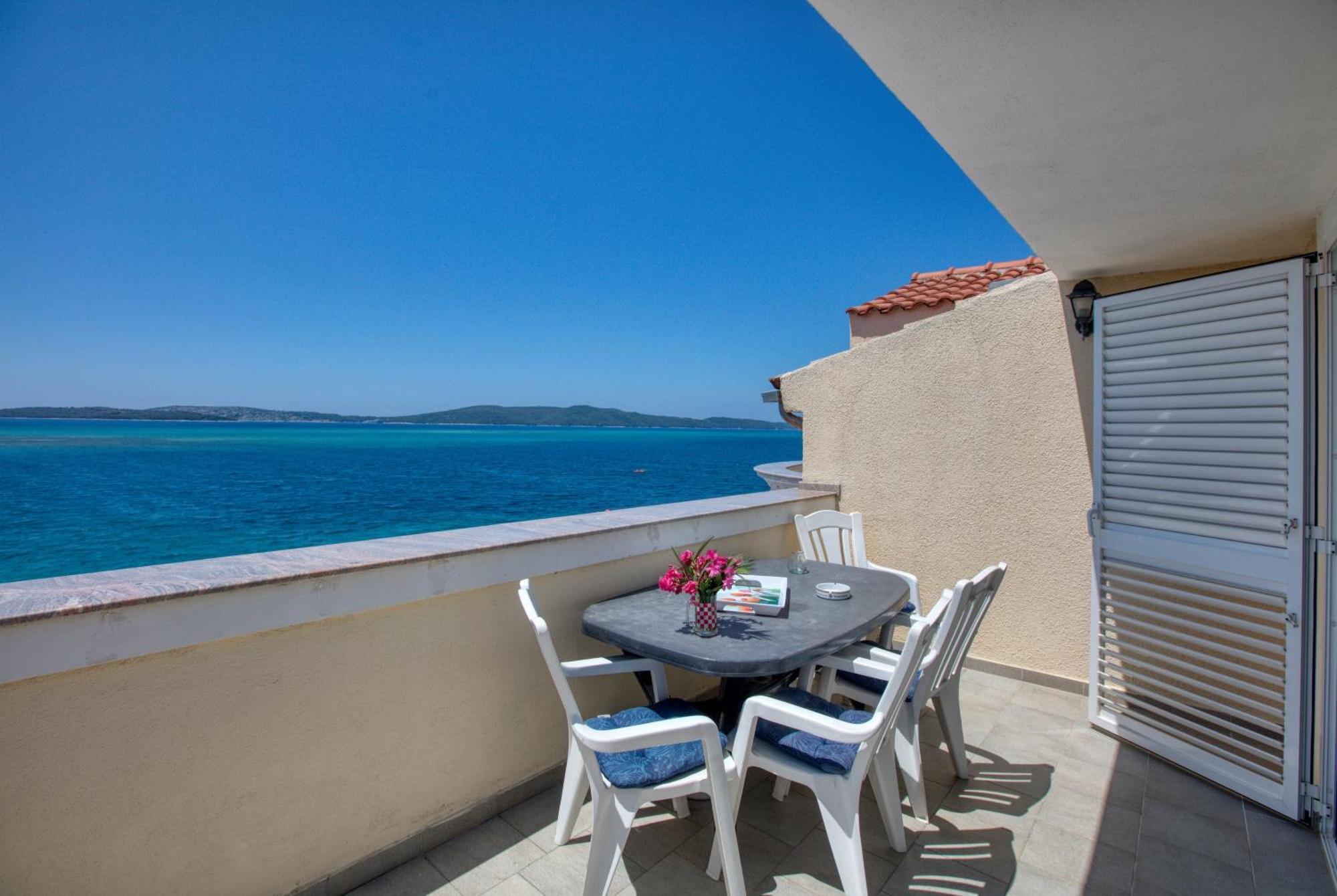 Family Friendly Seaside Apartments Brodarica, Sibenik - 15270 Экстерьер фото