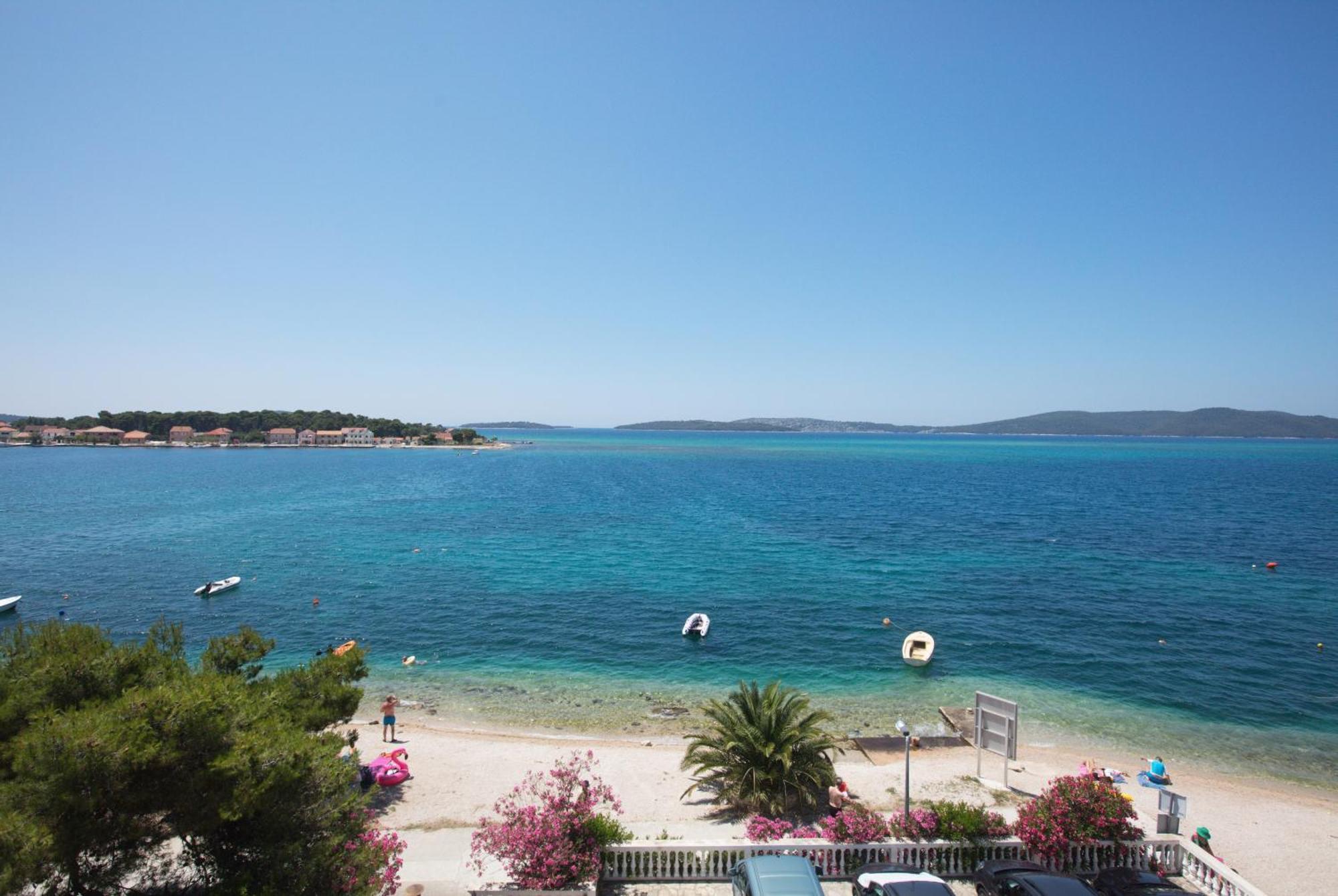 Family Friendly Seaside Apartments Brodarica, Sibenik - 15270 Экстерьер фото
