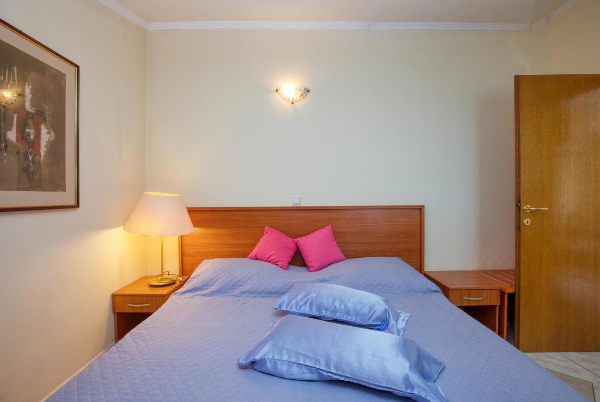 Family Friendly Seaside Apartments Brodarica, Sibenik - 15270 Номер фото