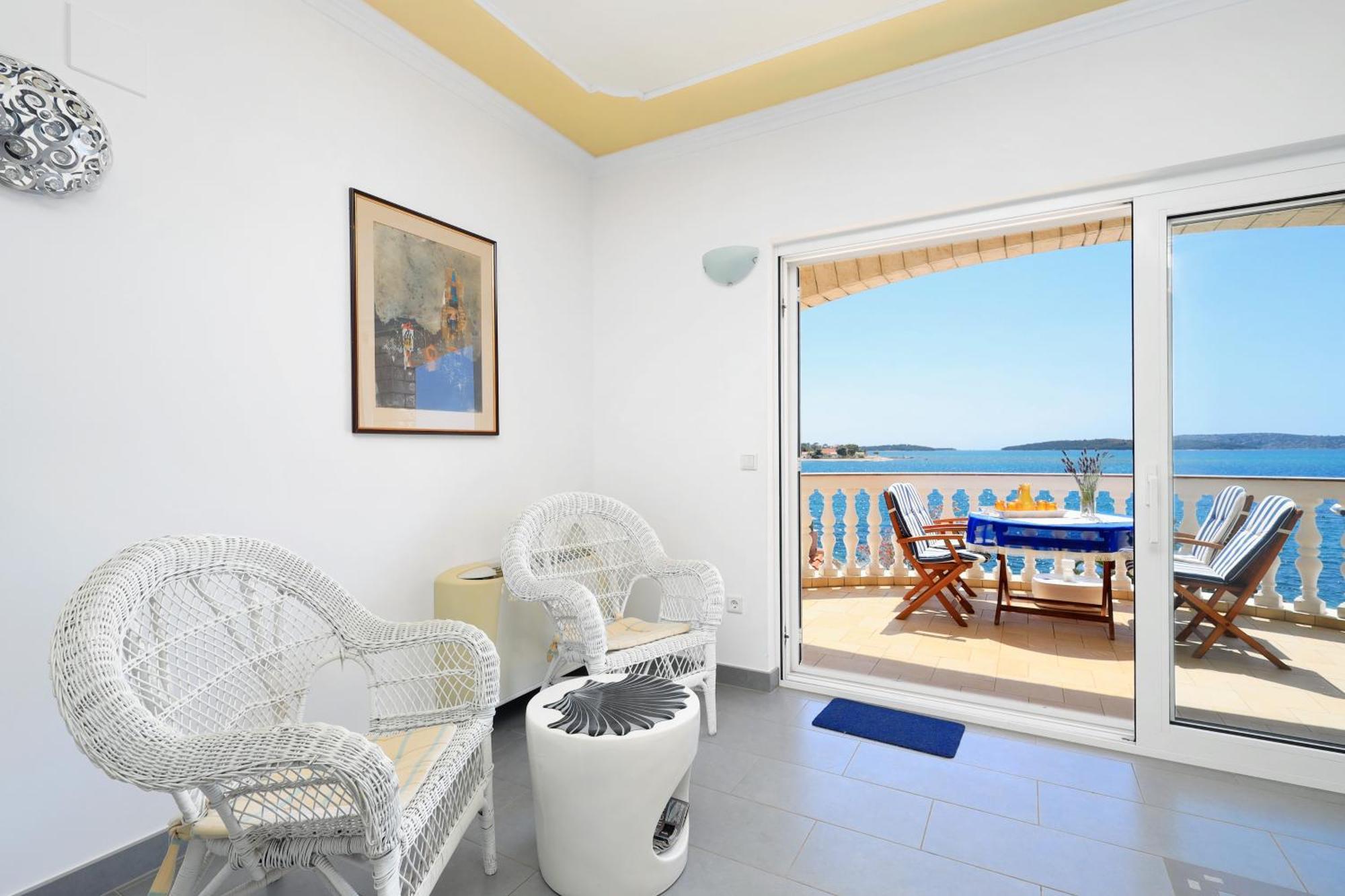Family Friendly Seaside Apartments Brodarica, Sibenik - 15270 Номер фото