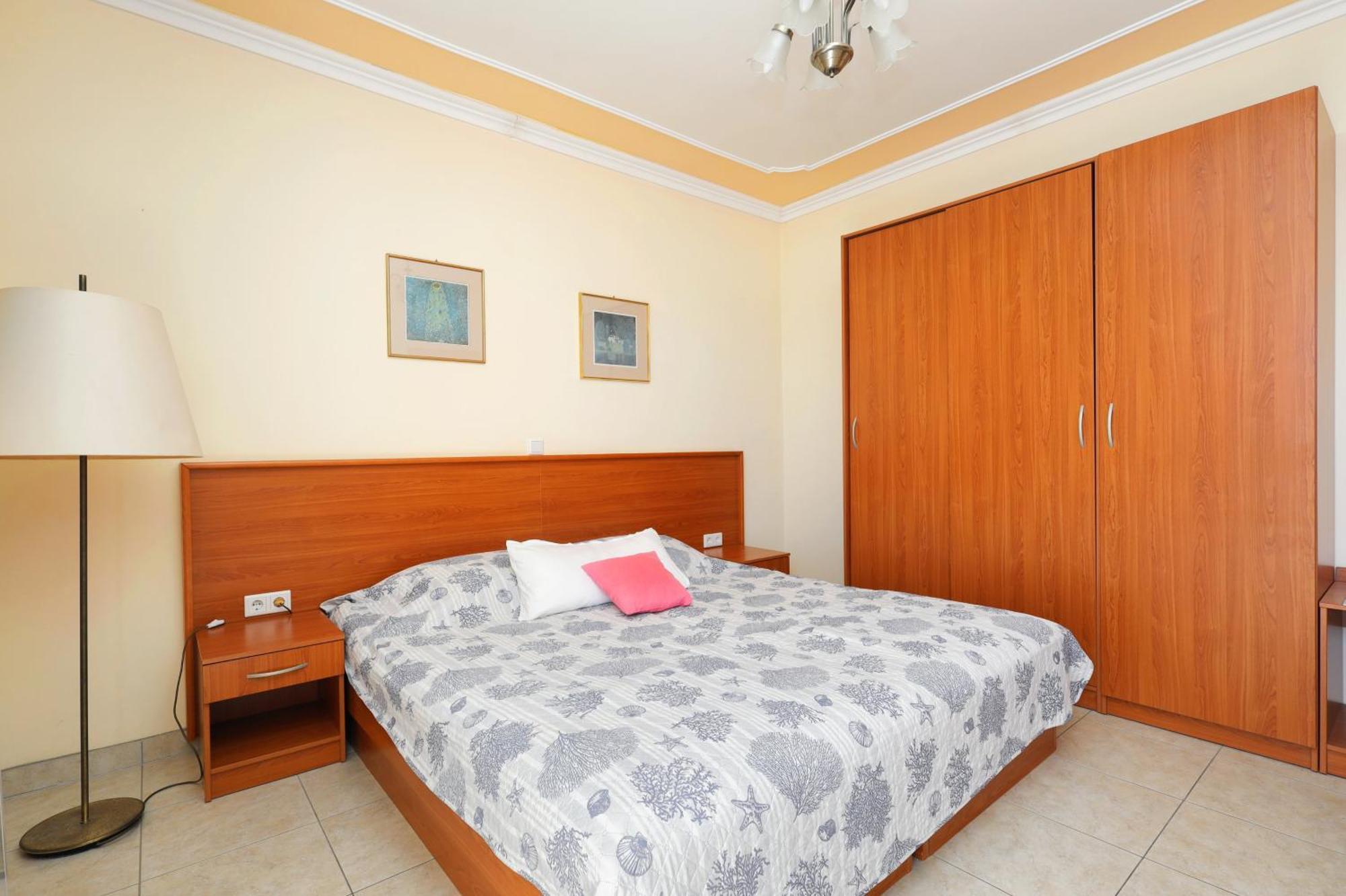 Family Friendly Seaside Apartments Brodarica, Sibenik - 15270 Номер фото